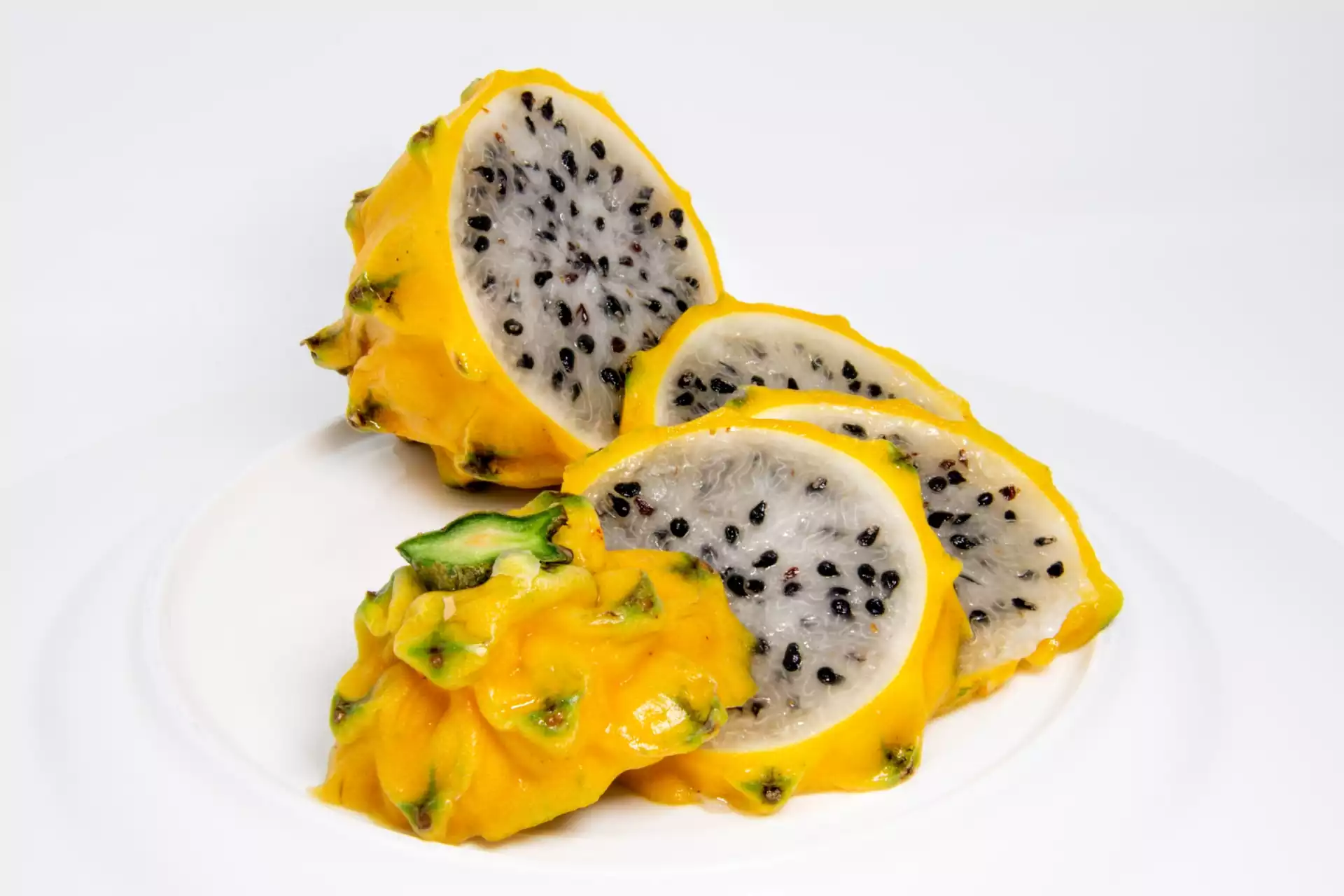 Different varieties of dragon fruit